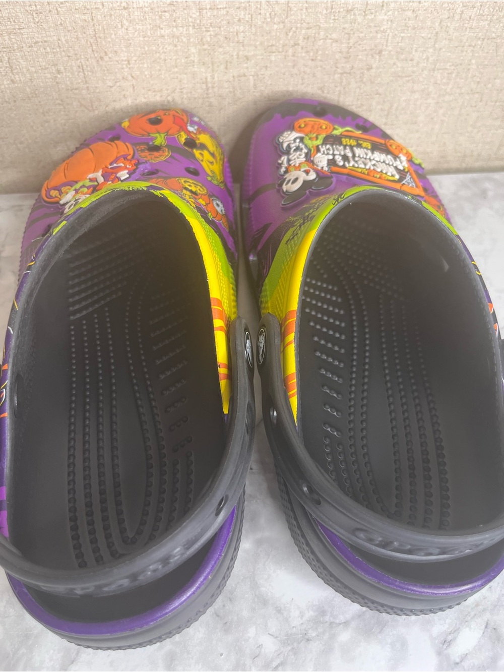 CROCS x Disney Parks Mickey & Minnie Halloween Print - Picture 4 of 7